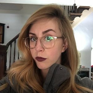 Meet your Posher, Julia